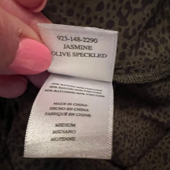 RAILS Jasmine Olive Speckled Rayon & Spandex Tiered Smocked V Neck Dress - Picture 8 of 8